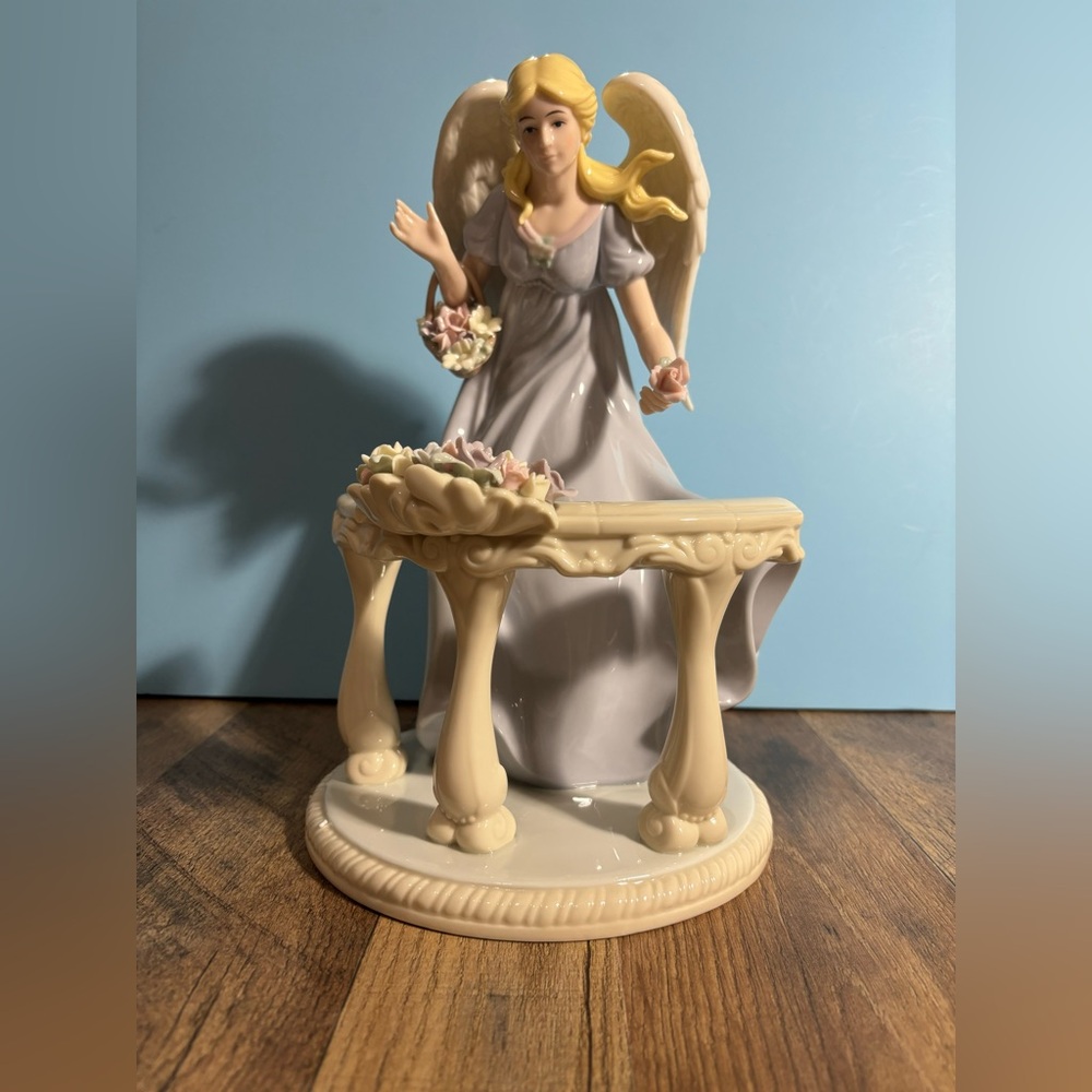 Porcelain Angel 2005 Hand Painted Balustrade Flowers Members Mark New Open Box